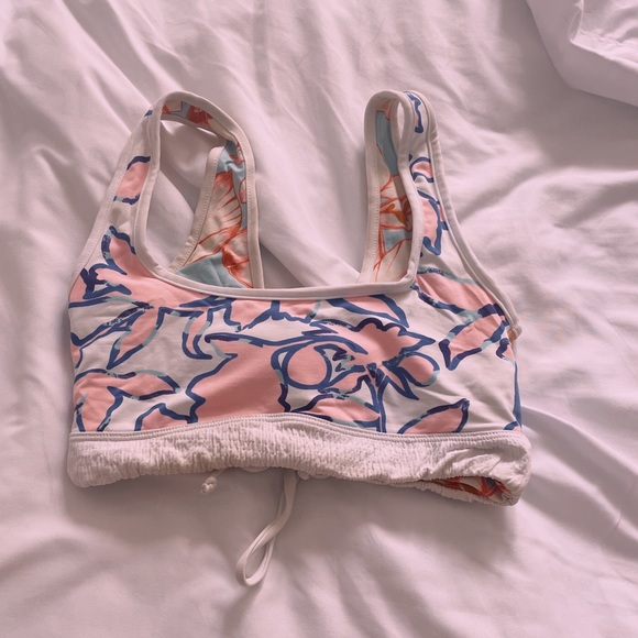 MAAJI reversible 4 way bikini top size small/medium - Picture 3 of 4